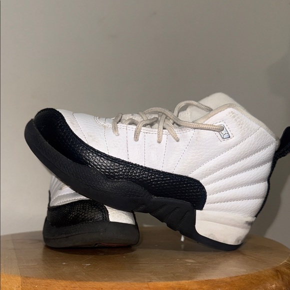Jordan Kids Retro 12 Sneakers - Picture 1 of 2